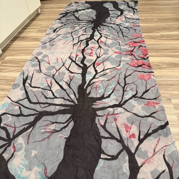 Accessories - 100% Cashmere Scarf with Tree Design